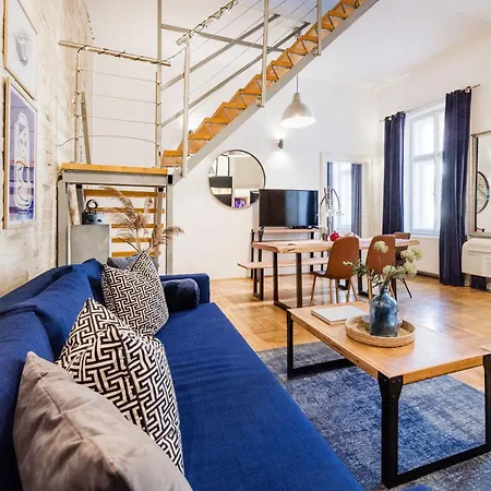 Historic Penthouse With Sauna & Jacuzzi @downtown Apartmán Budapešť