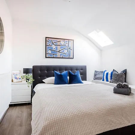 Historic Penthouse With Sauna & Jacuzzi @downtown Apartmán *