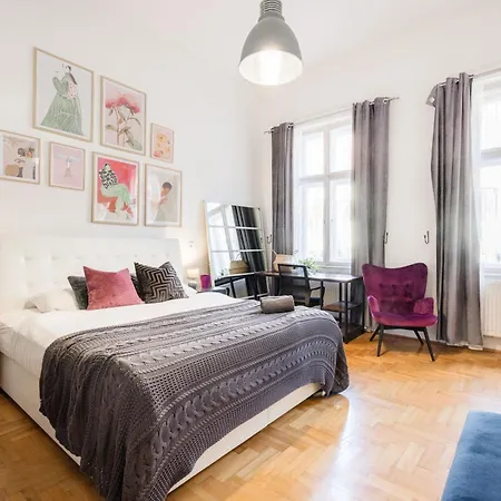 Historic Penthouse With Sauna & Jacuzzi @downtown *
